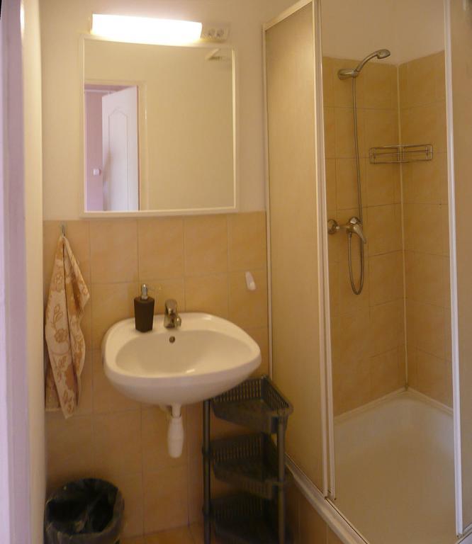 Orchidea Apartman Tata Quarto foto