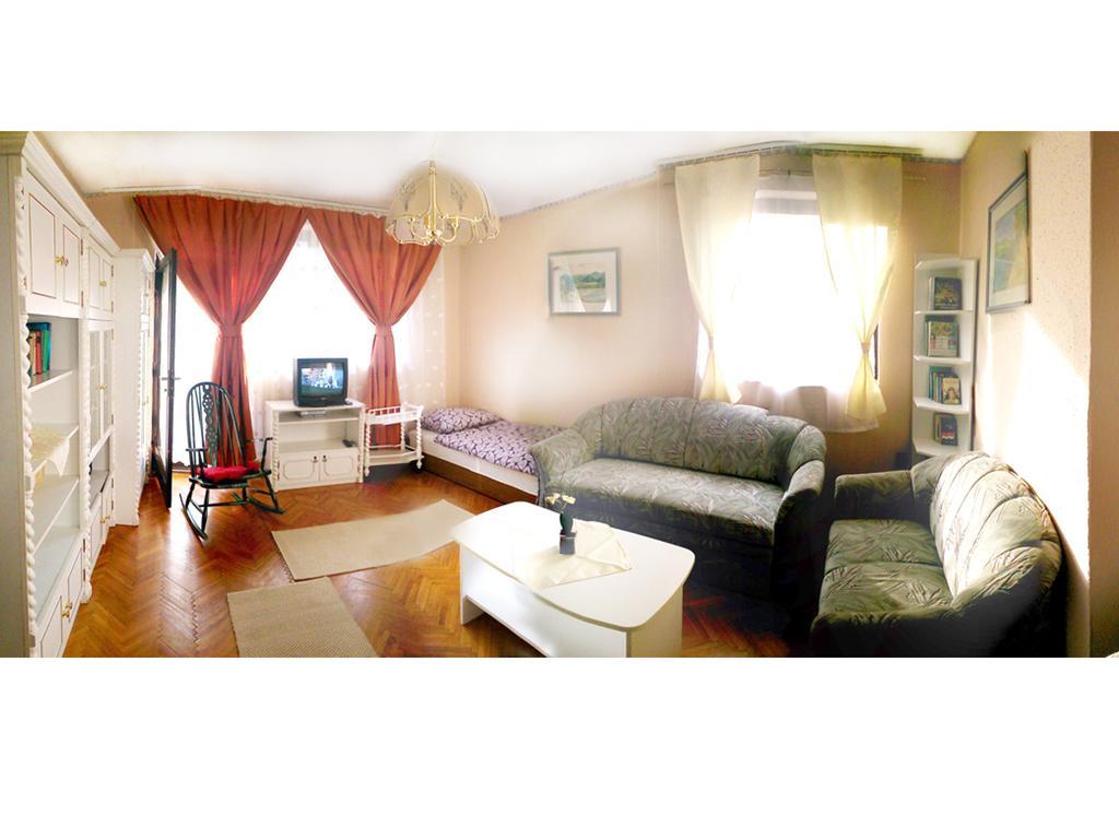 Orchidea Apartman Tata Quarto foto